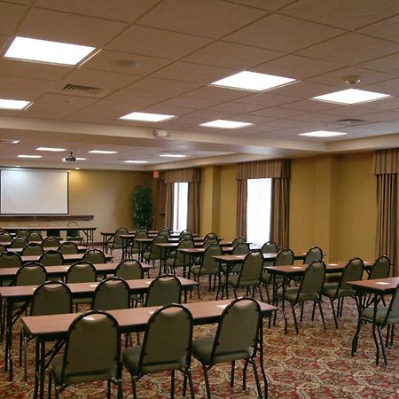 Hampton Inn & Suites Фредериксберг Экстерьер фото