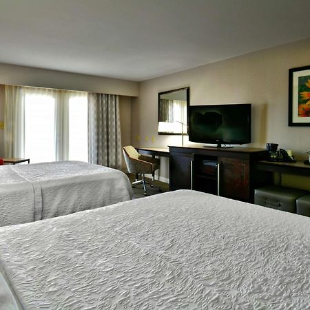 Hampton Inn & Suites Фредериксберг Экстерьер фото