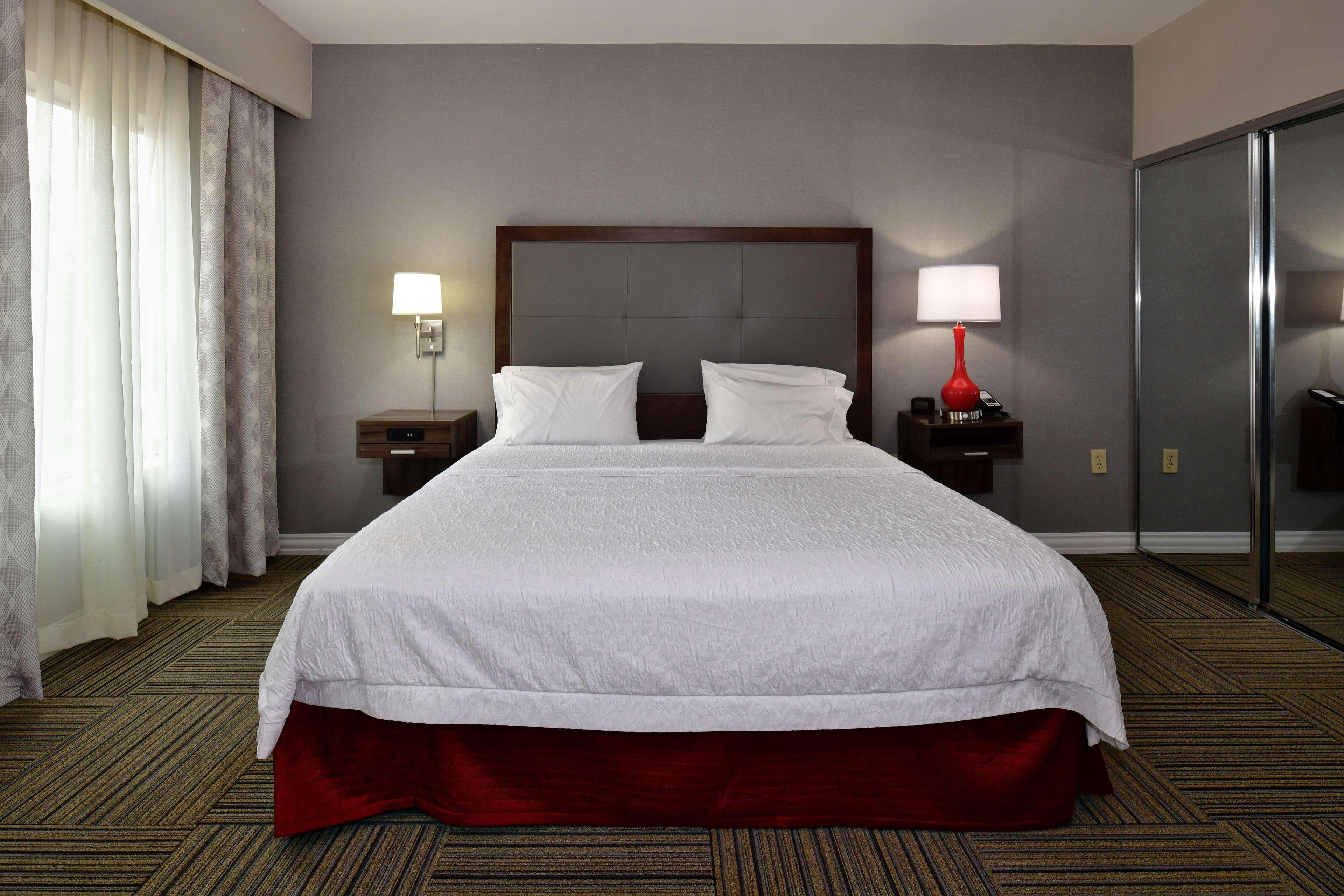 Hampton Inn & Suites Фредериксберг Экстерьер фото
