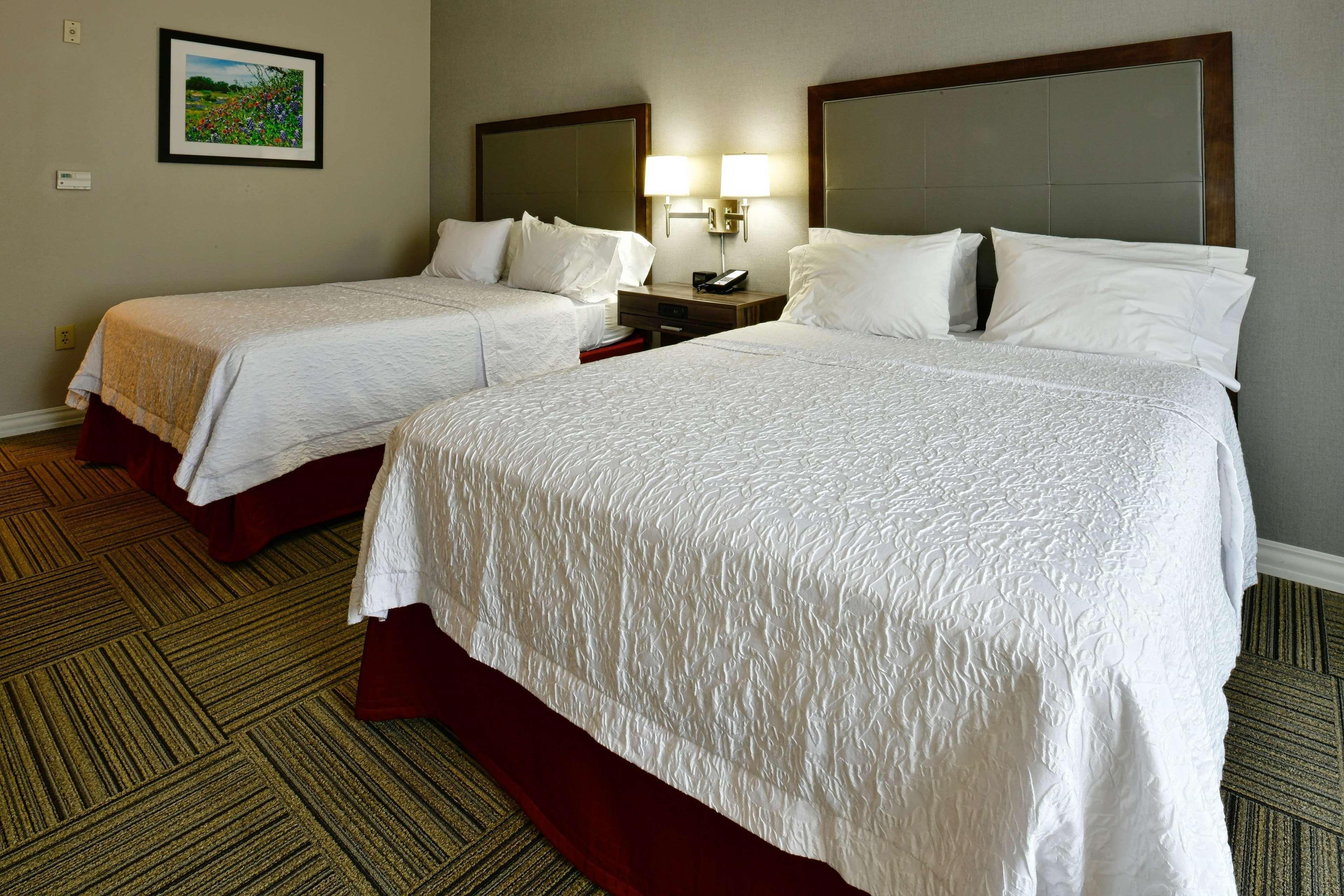 Hampton Inn & Suites Фредериксберг Экстерьер фото