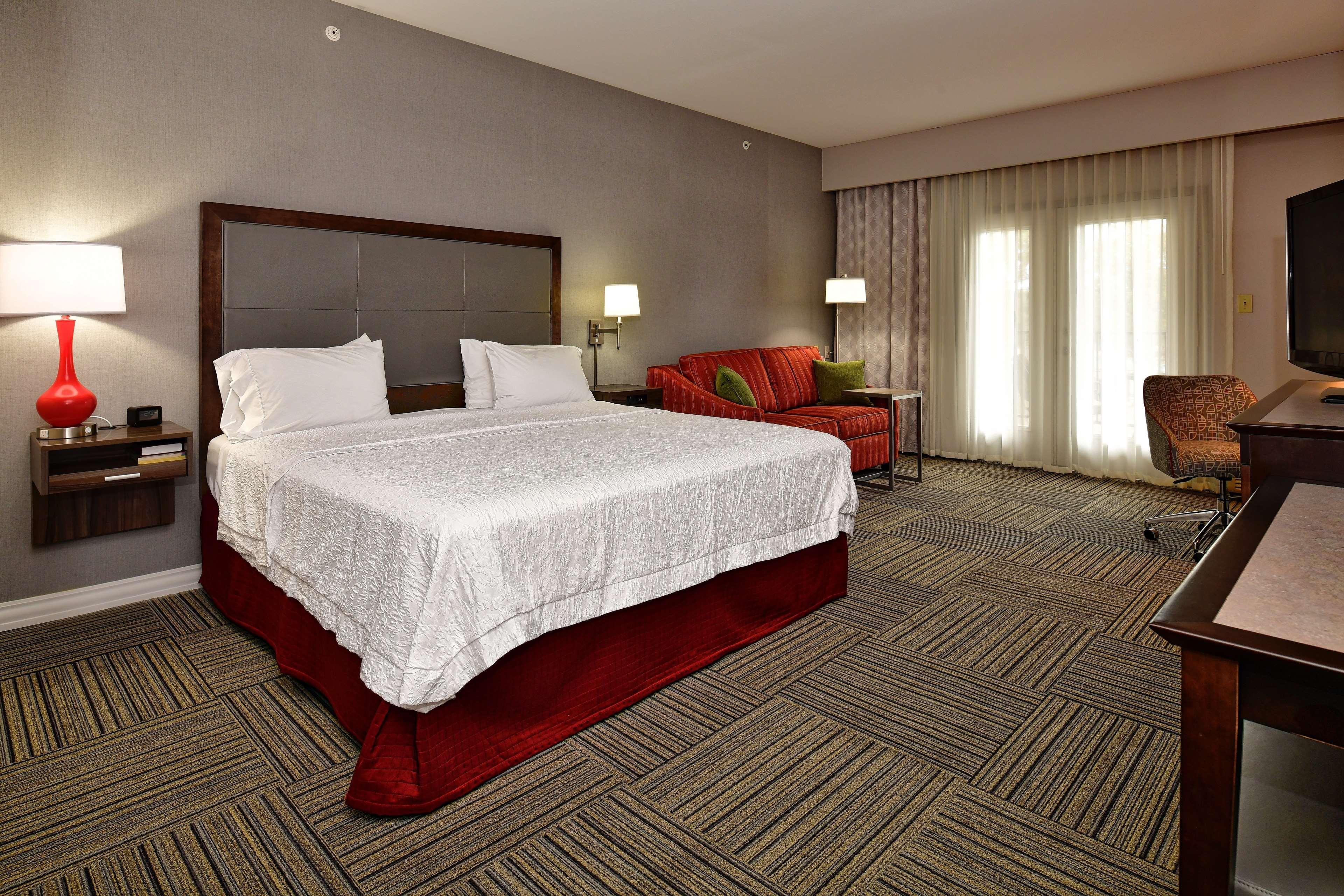 Hampton Inn & Suites Фредериксберг Экстерьер фото