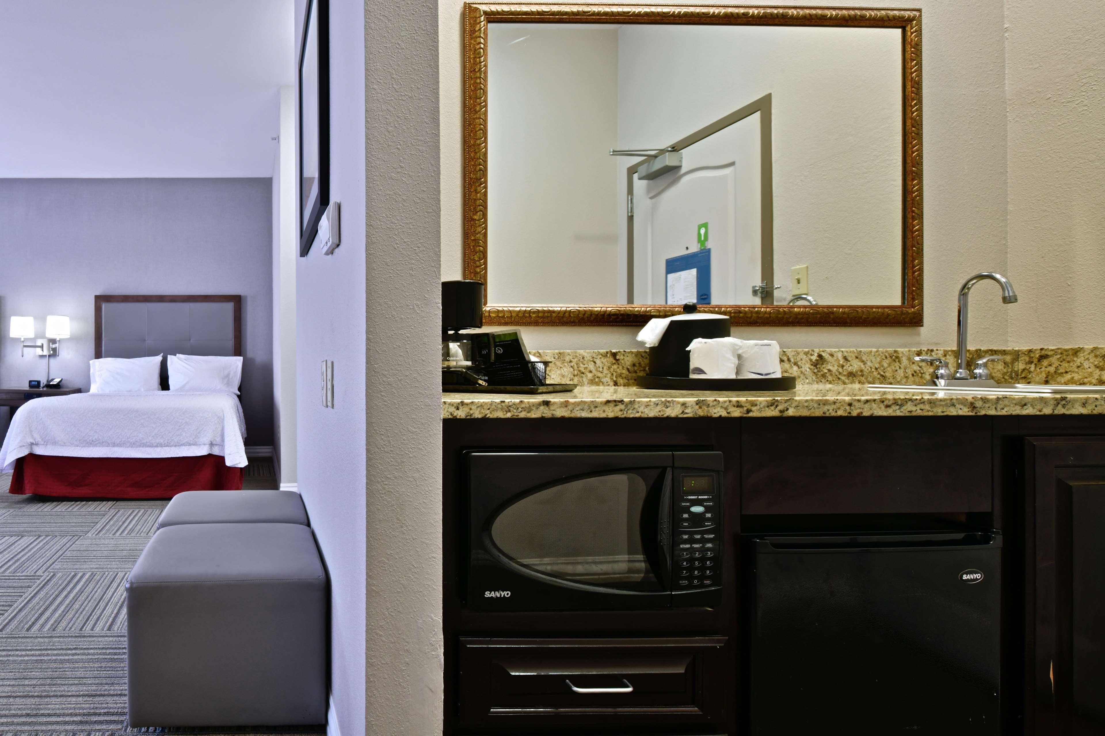 Hampton Inn & Suites Фредериксберг Экстерьер фото