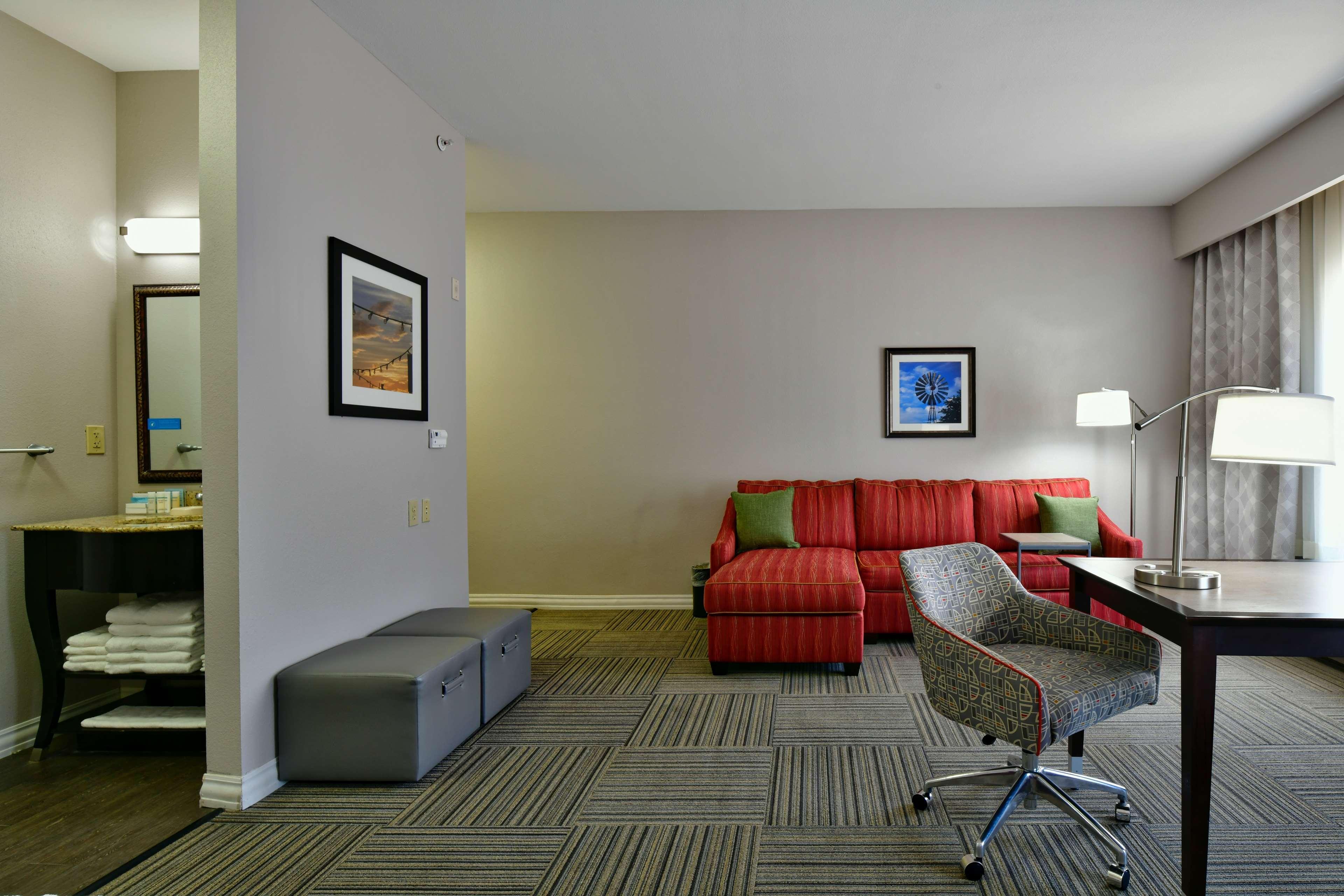 Hampton Inn & Suites Фредериксберг Экстерьер фото