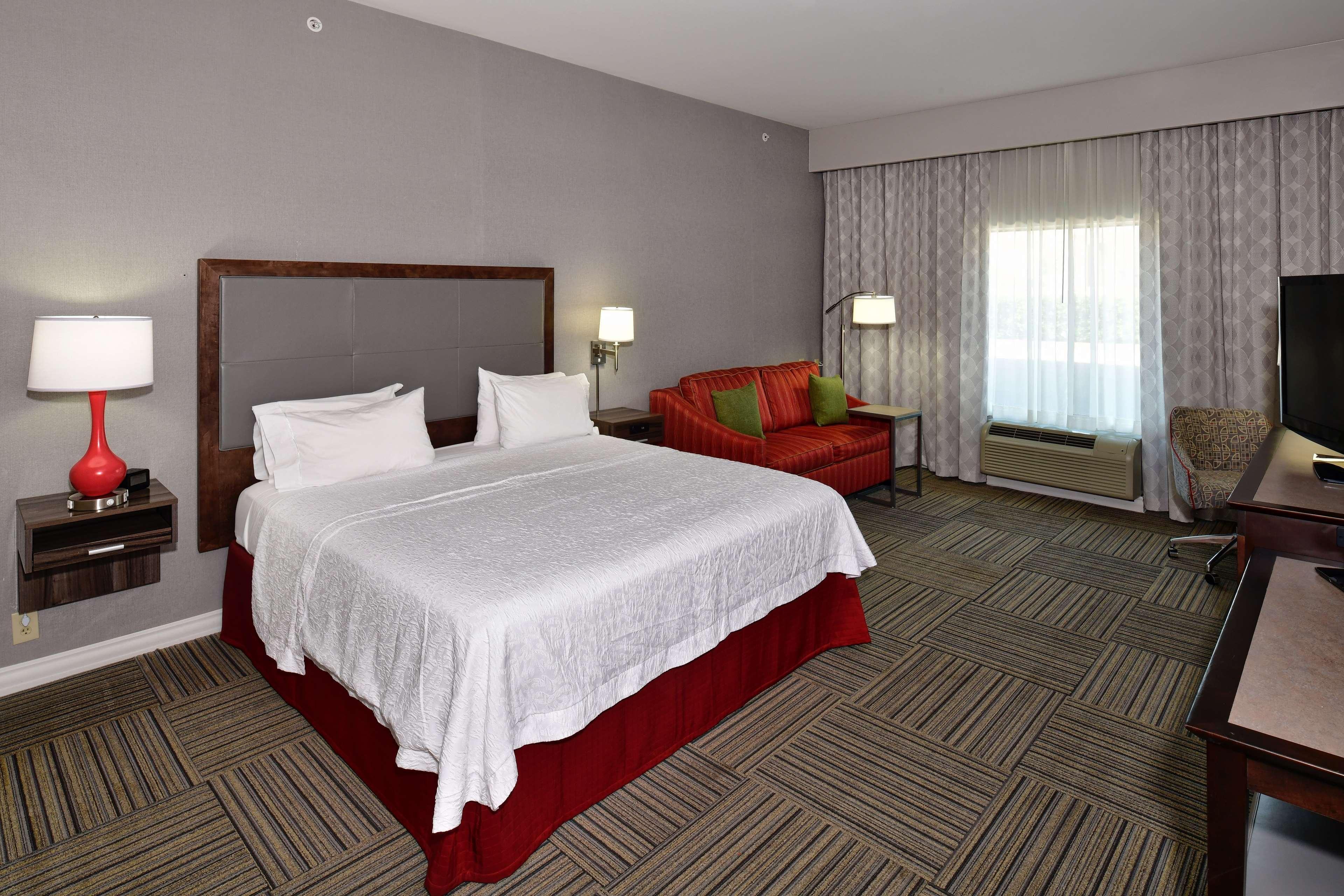 Hampton Inn & Suites Фредериксберг Экстерьер фото