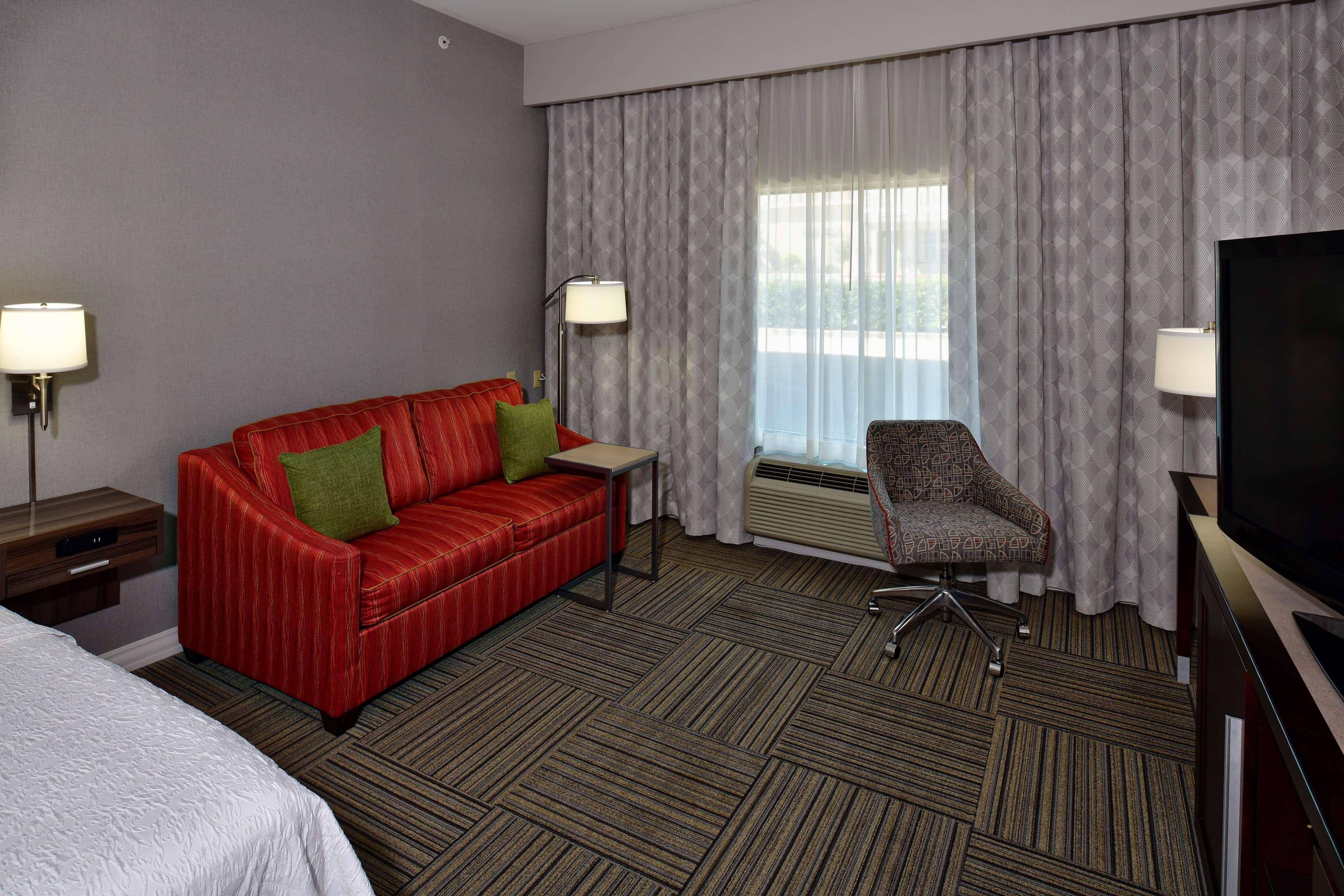 Hampton Inn & Suites Фредериксберг Экстерьер фото
