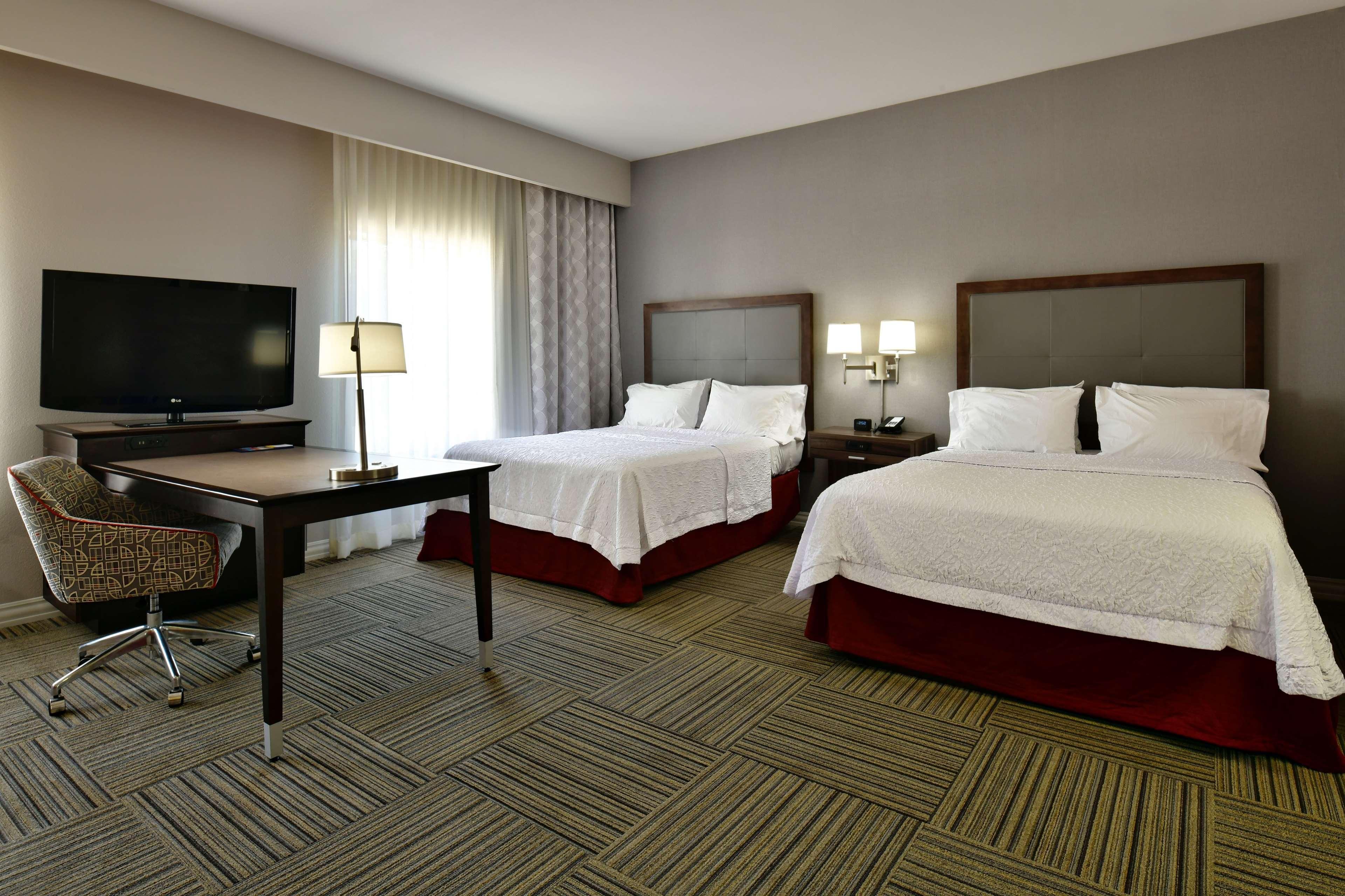 Hampton Inn & Suites Фредериксберг Экстерьер фото