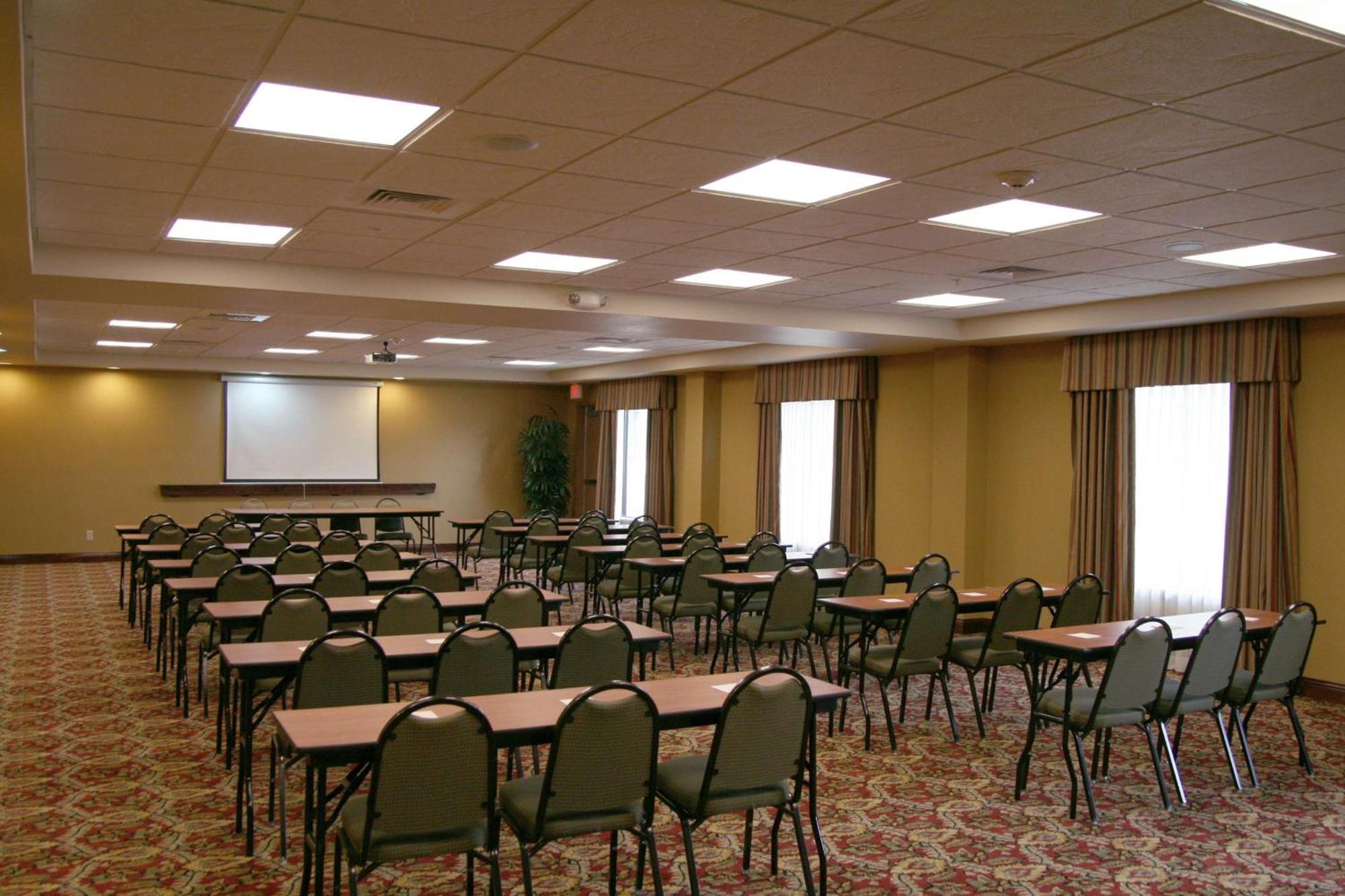 Hampton Inn & Suites Фредериксберг Экстерьер фото