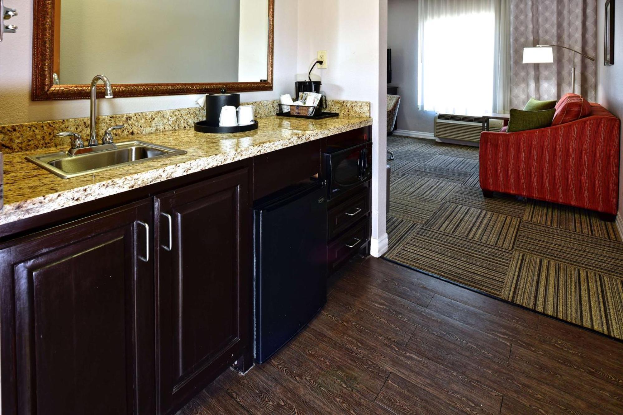 Hampton Inn & Suites Фредериксберг Экстерьер фото