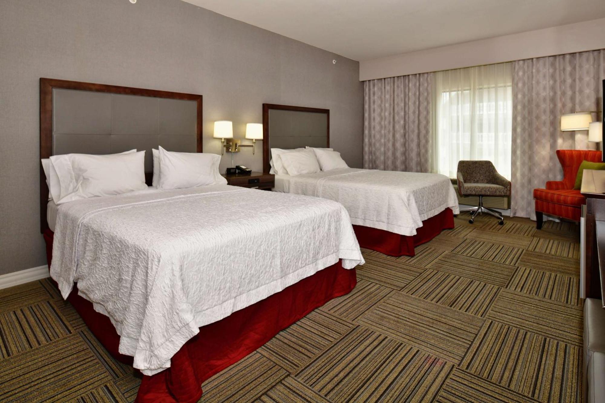 Hampton Inn & Suites Фредериксберг Экстерьер фото